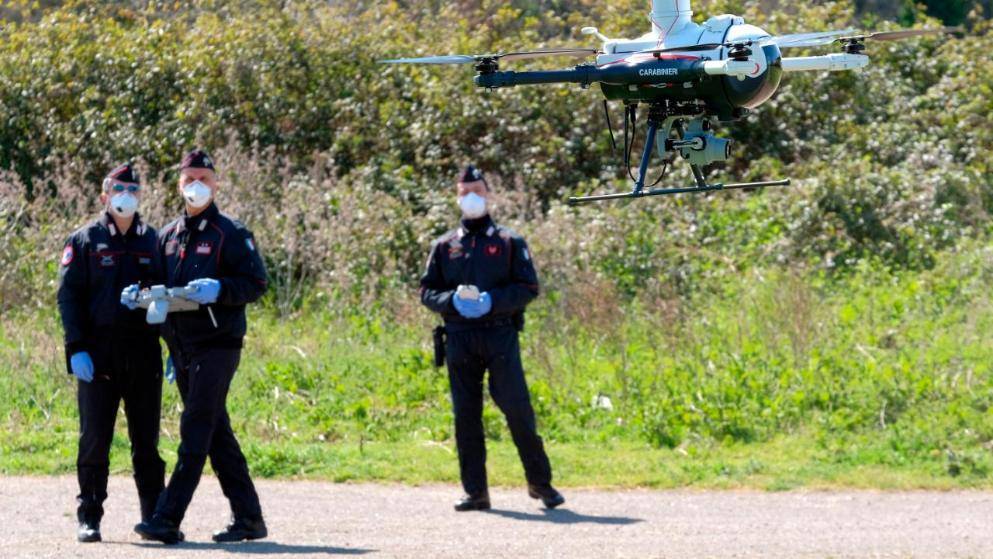 Немецкая полиция будет наблюдать за исполнением правил карантина с неба