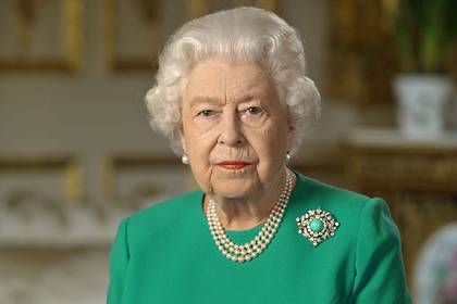 В цвете губной помады королевы Елизаветы II нашли тайный отсыл к коронавирусу