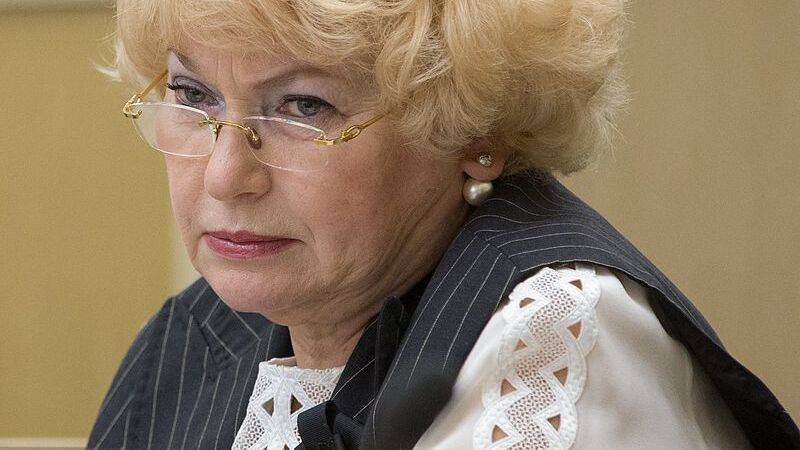 Нарусова отругала Собчак за пиар на ее госпитализации