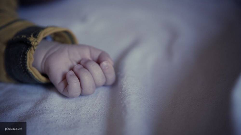 Трехмесячный ребенок выскользнул из рук отца и умер в Ивановской области