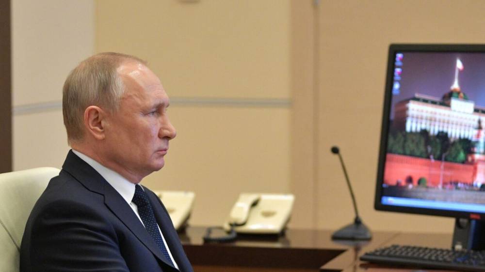 Путин готовится к новым переговорам по стабилизации цен на нефть