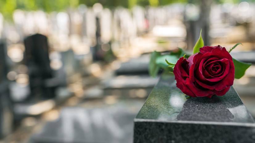 «Не можем подвергать опасности москвичей»: в столице ограничили посещение кладбищ из-за коронавируса