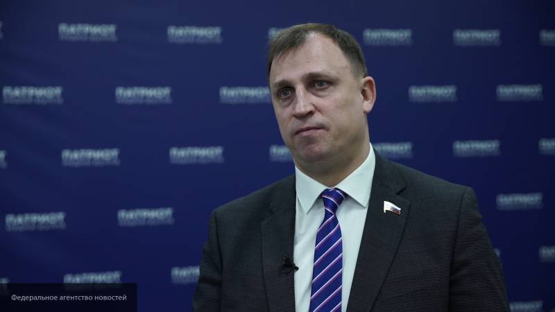 Депутат ГД Вострецов предложил банкам раздать россиянам дешевые кредиты