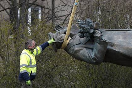 В Кремле прокомментировали снос памятника Коневу в Праге
