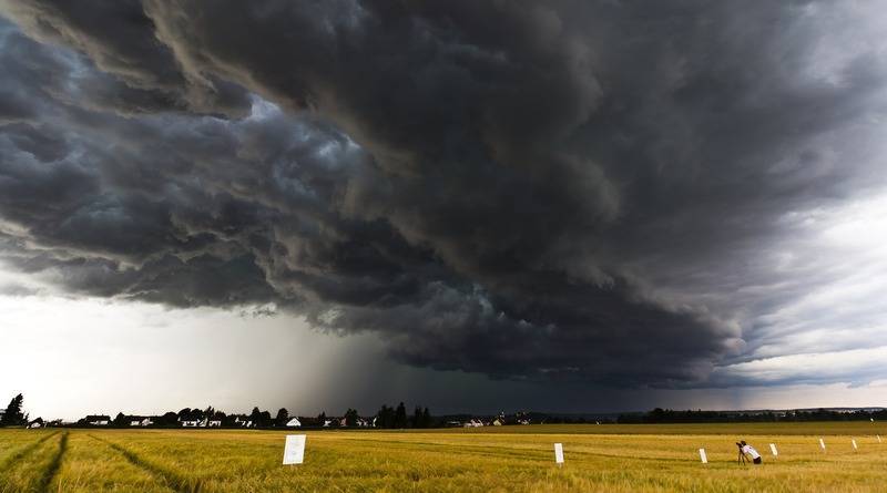 Около 70 миллионов американцев – под предупреждениями о суровой погоде: шквалы и торнадо