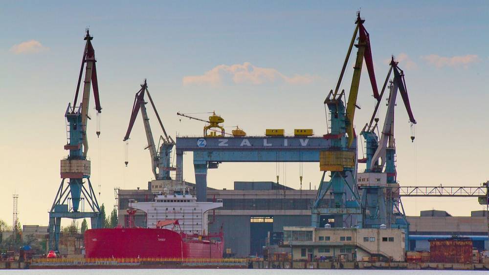 Два корабля-вертолетоносца построят на "Заливе" в Керчи