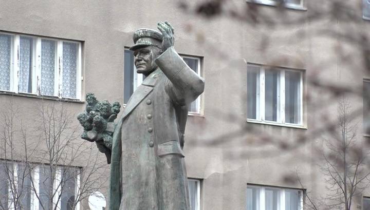 Судьба памятника Коневу: Москва требует от Праги вернуть снесенный монумент