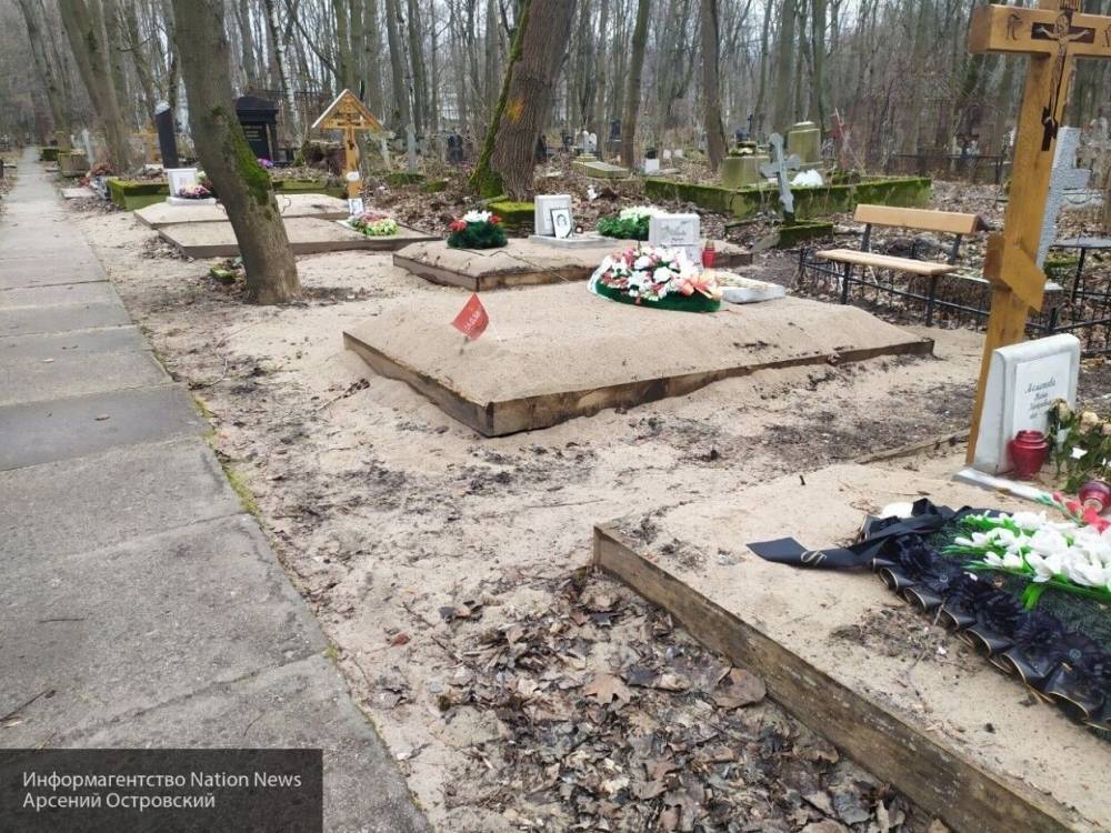 Смольный ввел запрет на посещение петербургских кладбищ из-за эпидемии COVID-19 - polit.info - Санкт-Петербург - Запрет