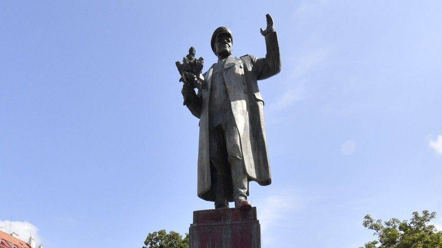 Власти Чехии отказались передать России снесенный памятник маршалу Коневу
