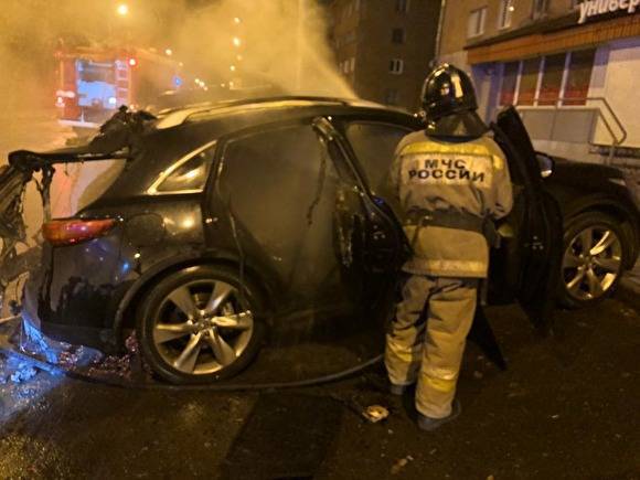 В Екатеринбурге сгорели три автомобиля