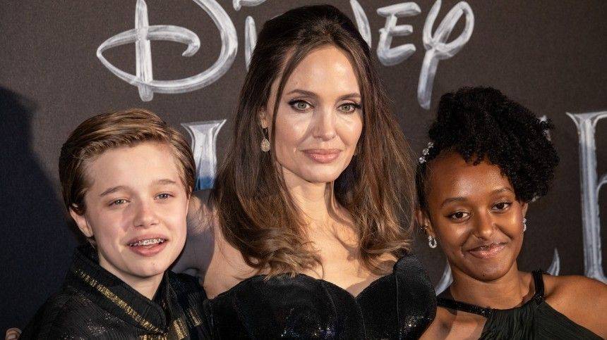 Анджелина Джоли призвала защищать детей от абьюза во время пандемии коронавируса