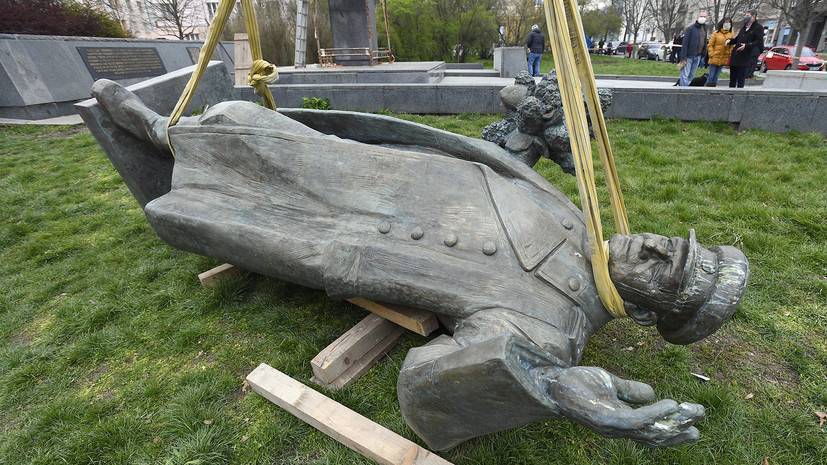 «Это подлость»: внучка Ивана Конева — о сносе памятника маршалу Советского Союза в Праге