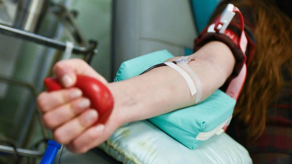 Академик объяснил, может ли переливание крови заменить лечение при коронавирусе