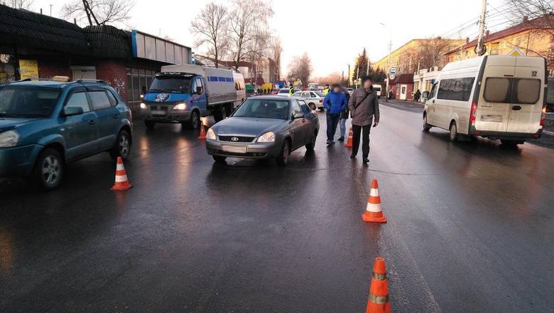 Видеокамеры на дорогах в Сочи засняли гибель пешехода, попавшего сразу под две машины