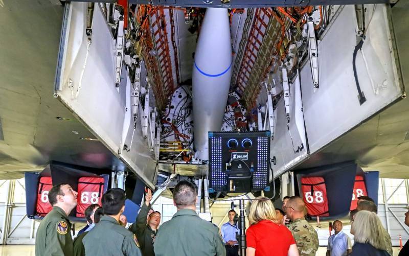 Американские бомбардировщики B-1B Lancer вооружат гиперзвуковыми ракетами