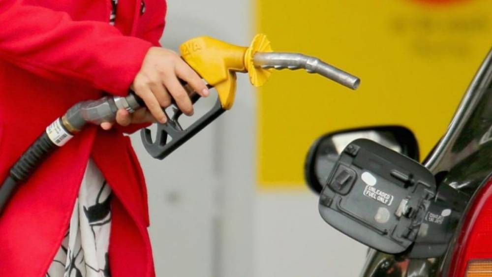 Цены на бензин в Германии упали до уровня 2016 года