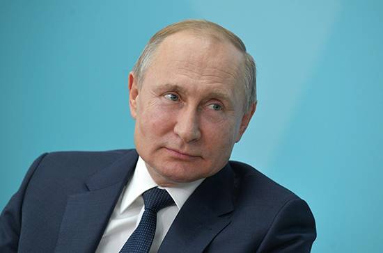 Песков назвал здоровье Путина отменным