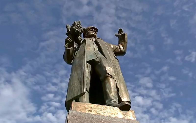 «Не вмешивайтесь в наши дела»: чехи о реакции России на снос памятника Коневу