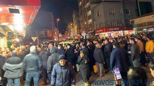 В Турции люди дерутся за хлеб из-за комендантского часа