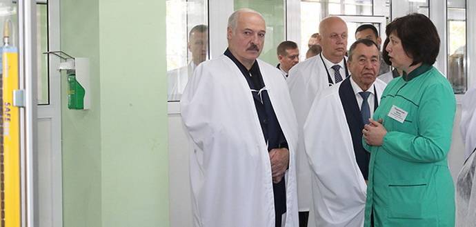 В Белоруссии более 300 врачей заразились коронавирусом, ВОЗ предупредил страну о новой вспышке