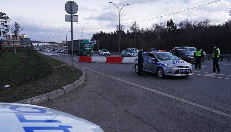 СМИ узнали об ограничении въезда в Москву для авто с региональными номерами