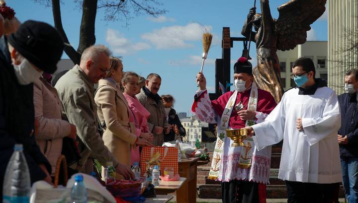 Коронавирус внес изменения в празднование католической Пасхи и Вербного воскресенья