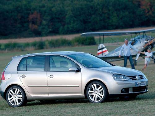 Надежная классика за небольшие деньги: Почему не стоит избегать покупки подержанного Volkswagen Golf пятого поколения