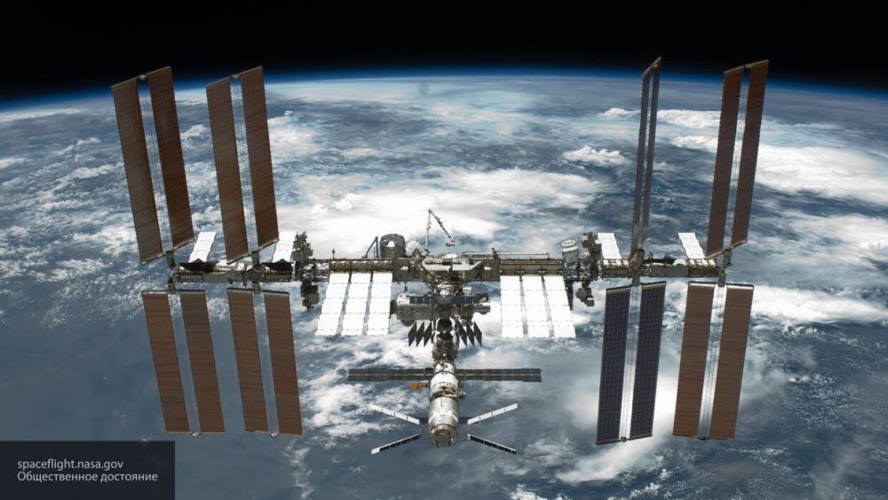Экипаж МКС поздравил россиян с Днем космонавтики с борта станции