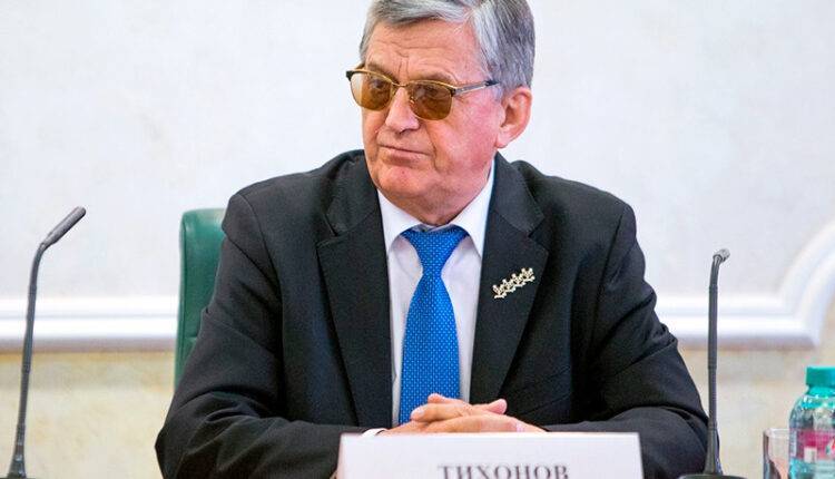 Тихонов, рассуждая о новом главном тренере сборной России по биатлону, предложил вернуть Ельцина