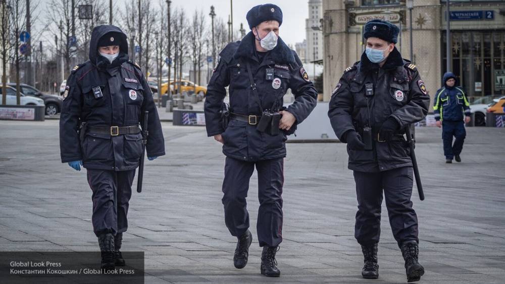Московские полицейские составили более тысячи протоколов за нарушение социальной дистанции