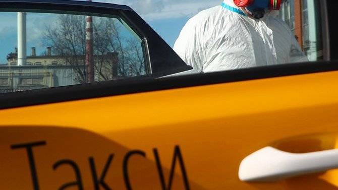 Пандемия: таксисты в Москве должны будут проверить у пассажира спецпропуск перед поездкой