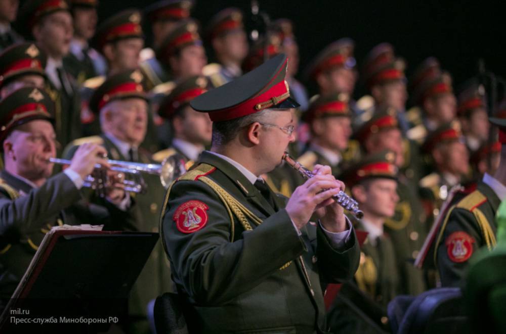 Ансамбль Александрова спел для итальянцев, сражающихся с COVID-19