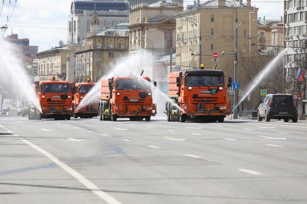 В Москве провели масштабную дезинфекцию улиц (видео)