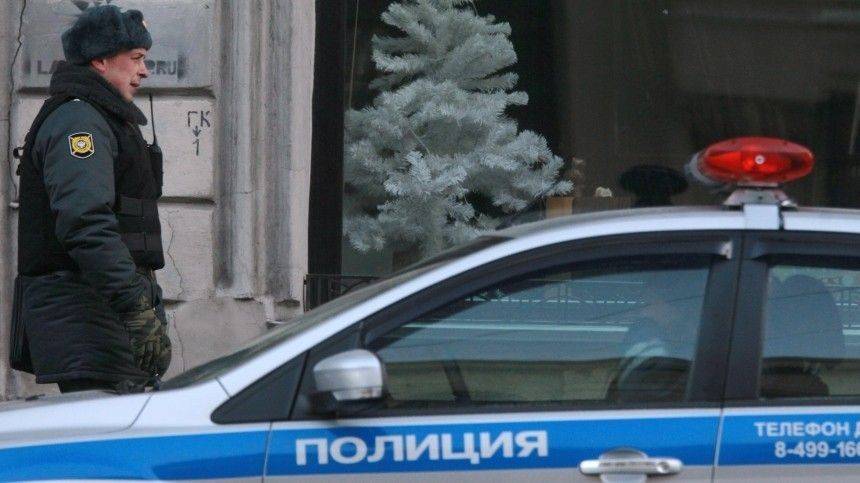 Мужчина, устроивший стрельбу через двери квартиры в Москве, сдался полиции