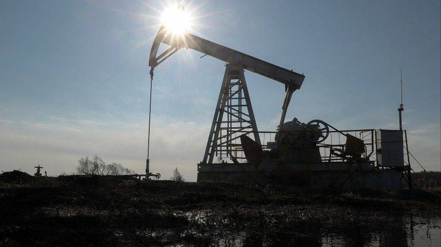 Страны ОПЕК+ договорились сократить добычу нефти на 9,7 миллиона баррелей в сутки