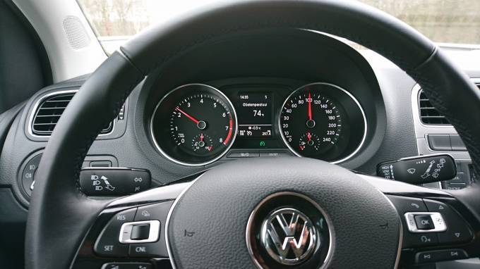 Volkswagen Polo стал самым популярным на авторынке в Петербурге