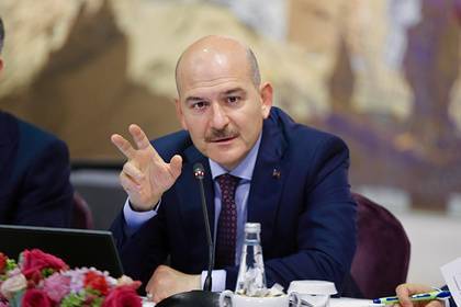 Глава МВД Турции подал в отставку из-за вызвавшего хаос комендантского часа