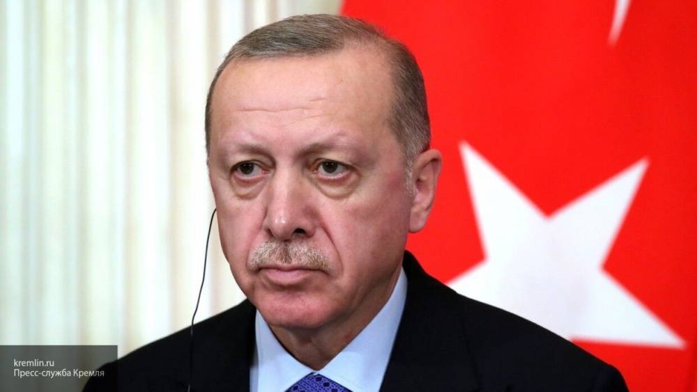 Эрдоган не принял отставку главы МВД, ушедшего из-за провала комендантского часа