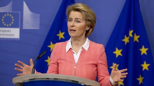 Глава Еврокомиссии предположила сроки окончания карантина для пожилых людей