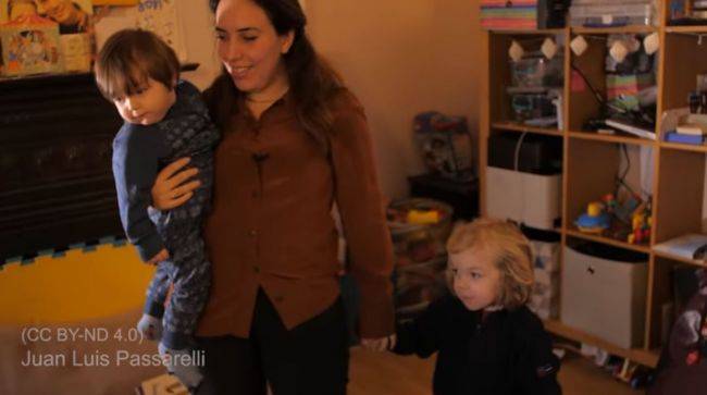 За время заточения в посольстве Эквадора Ассанж стал отцом двух детей