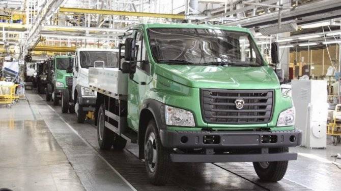 Регионы решают: ГАЗ возобновил работу своего головного завода
