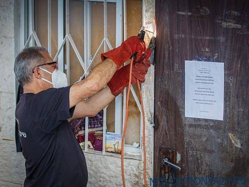 Полиция и мэрия города в Израиле заварили двери в шести синагогах