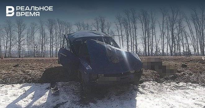 В Башкирии водитель опрокинул автомобиль и сбежал: на месте обнаружено тело ребенка