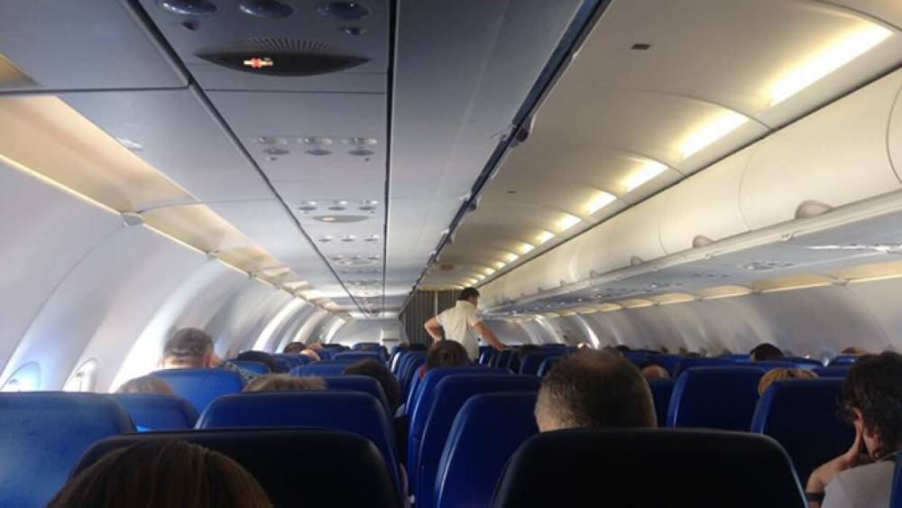 Самолет Екатеринбург — Москва экстренно вернулся в аэропорт вылета