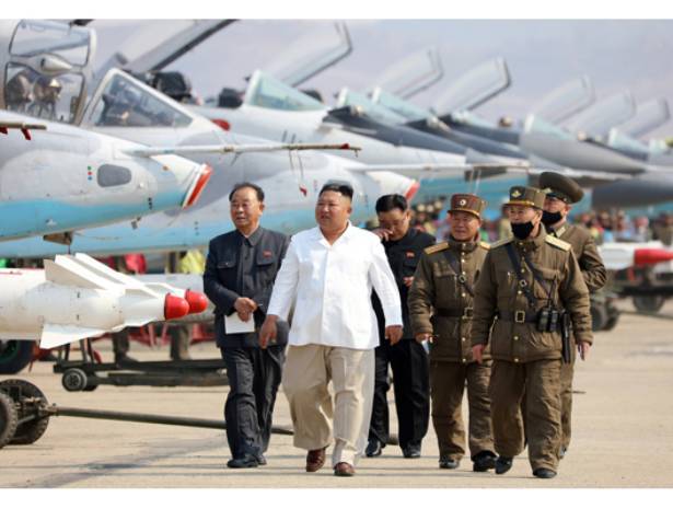 «МиГи» и «Сушки» спасают Северную Корею от нашествия Covid-19