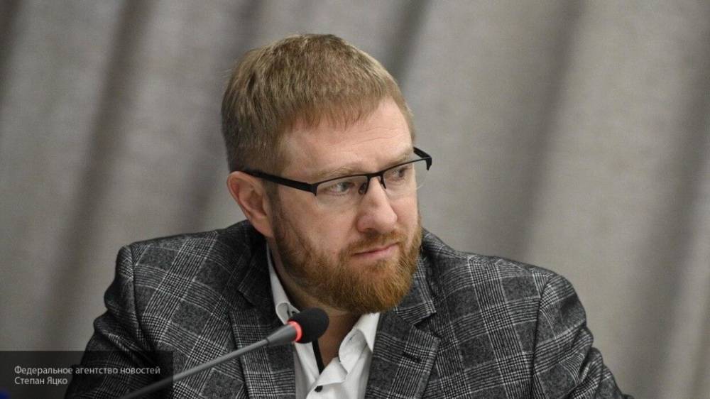 Депутаты и юристы поддержали предложение Малькевича уголовно наказывать за травлю в сети