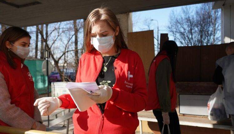 ВЦИОМ: более 60% россиян готовы стать волонтерами в условиях пандемии