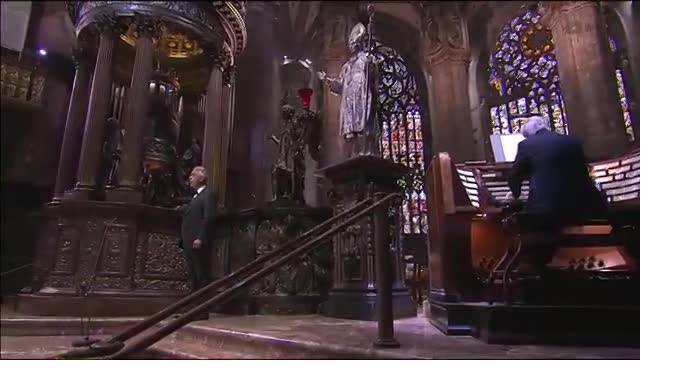 Андреа Бочелли - Видео: Андреа Бочелли дал концерт в миланском Дуомо - piter.tv - Италия