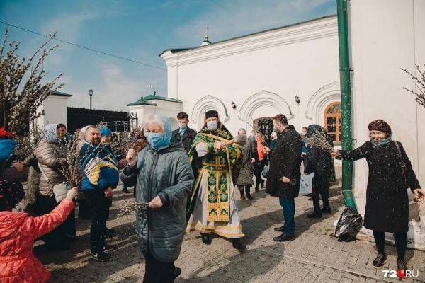 Молдавские священники продолжают игнорировать требования карантина