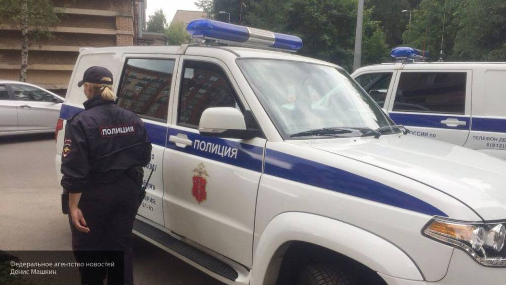 Полицейские задержали нарушительницу самоизоляции с бутылкой пива в Москве